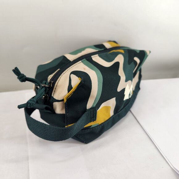 REI Co-op Roadtripper Pod Small Toiletry Kit Travel Organizer Bag Camouflage - Picture 3 of 11